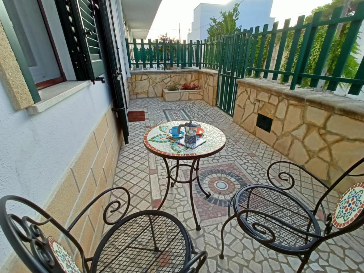 Villetta Poesia 50 M Dal Mare Con Giardino E Parcheggio Torre dell'Orso Buitenkant foto