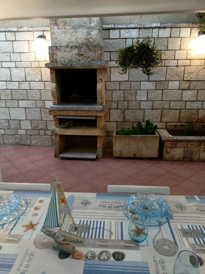 Villetta Poesia 50 M Dal Mare Con Giardino E Parcheggio Torre dell'Orso Buitenkant foto