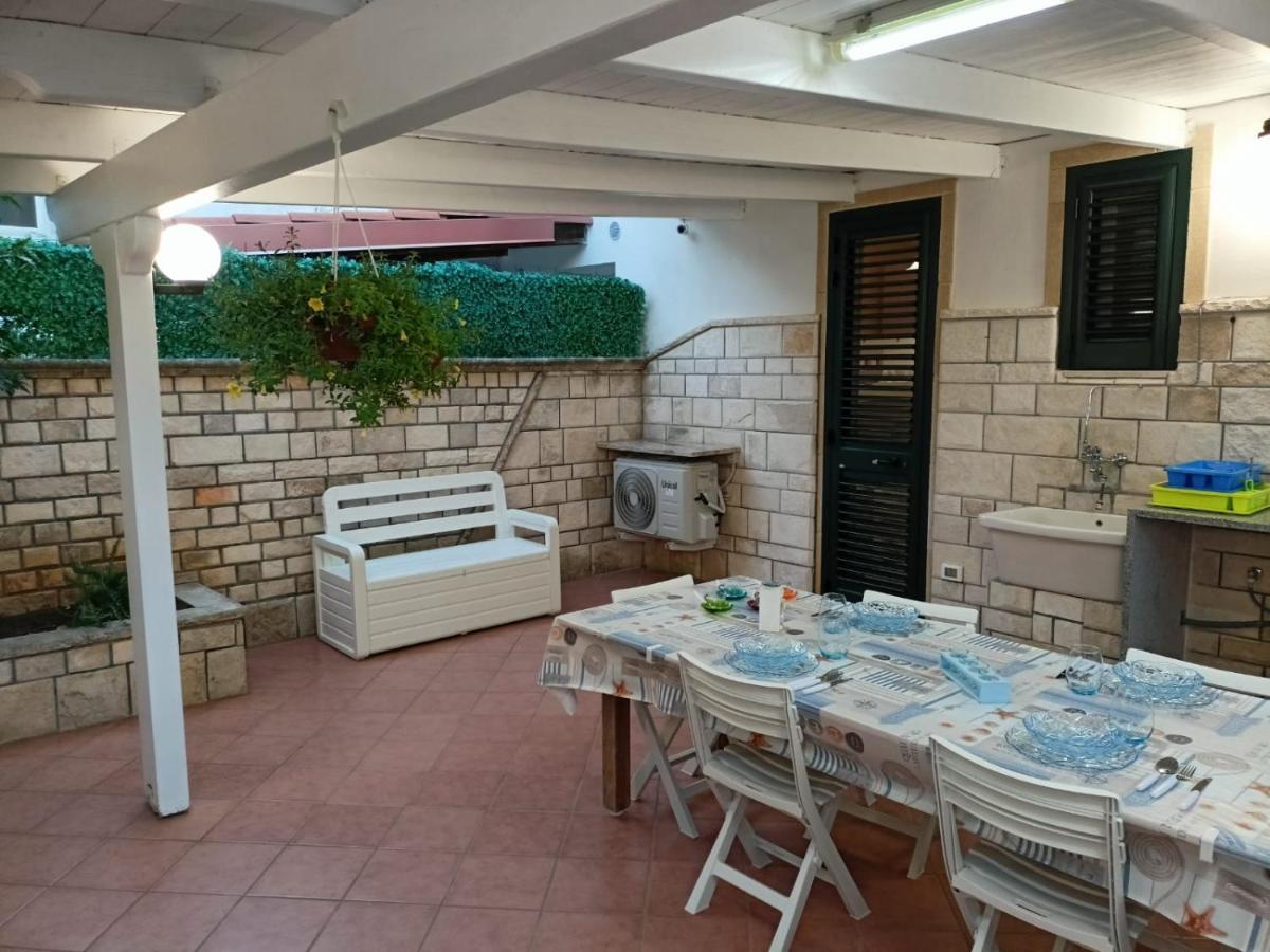 Villetta Poesia 50 M Dal Mare Con Giardino E Parcheggio Torre dell'Orso Buitenkant foto