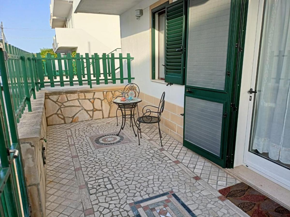 Villetta Poesia 50 M Dal Mare Con Giardino E Parcheggio Torre dell'Orso Buitenkant foto